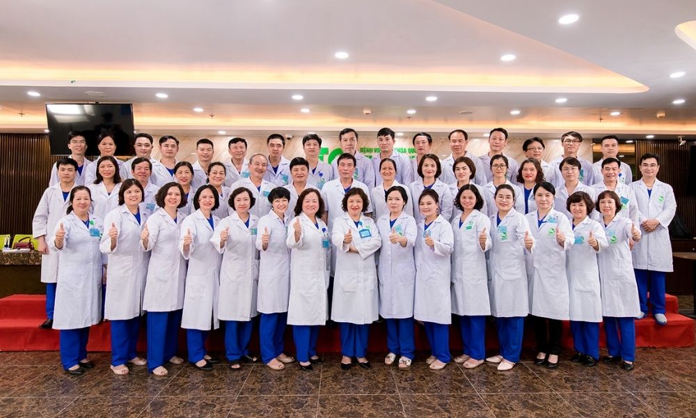 doi-ngu-bac-si-benh-vien-da-khoa-quoc-te-thu-cuc