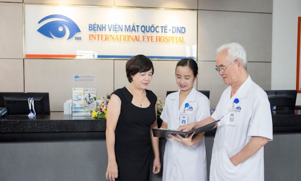 bac-si-tu-van-cho-nguoi-benh-tai-dnd